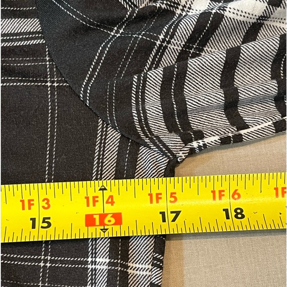 Like New! Passport Flannel Button Down Shirt - Picture 6 of 7